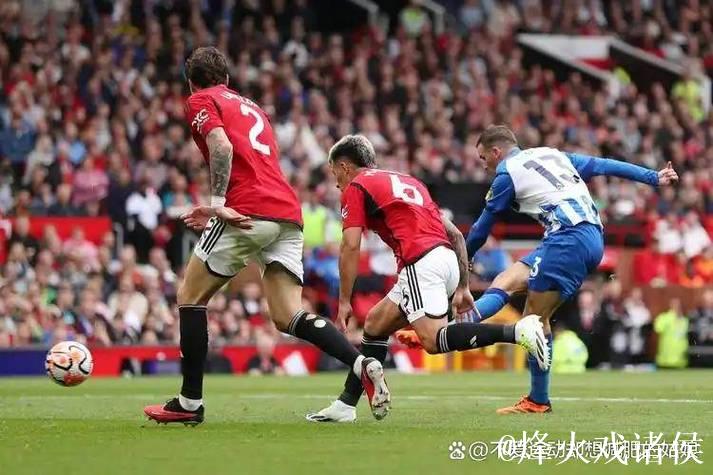 曼联主场4-4再失分:近7轮仅2胜,争四形势愈加混乱 曼联主场4-4再失分:近7轮仅2胜,争四形势愈加混乱